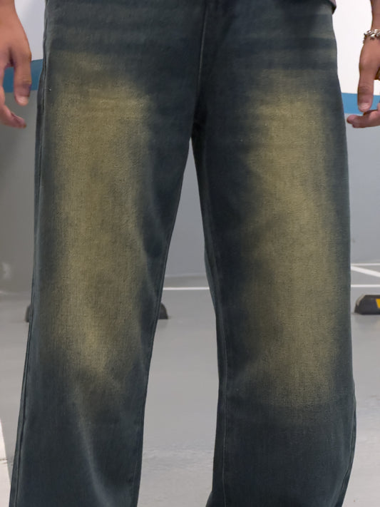 Baggy old washed jeans